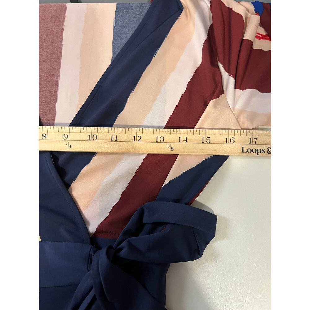 EUC BCBGMAXAZRIA Isabella Wrap Dress - Women's Size Small - Picture 7 of 9